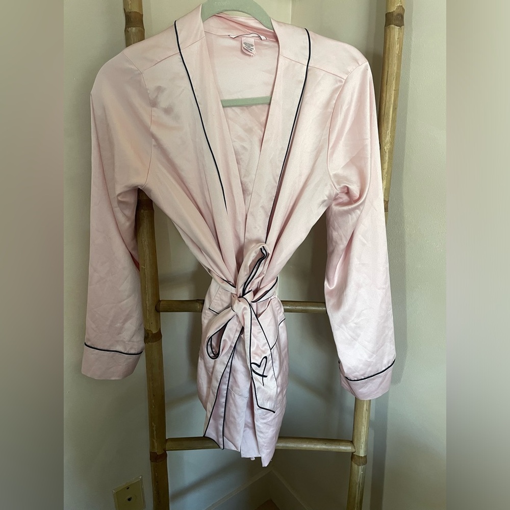 Victoria's Secret Light blush Pink Robe with Black Piping